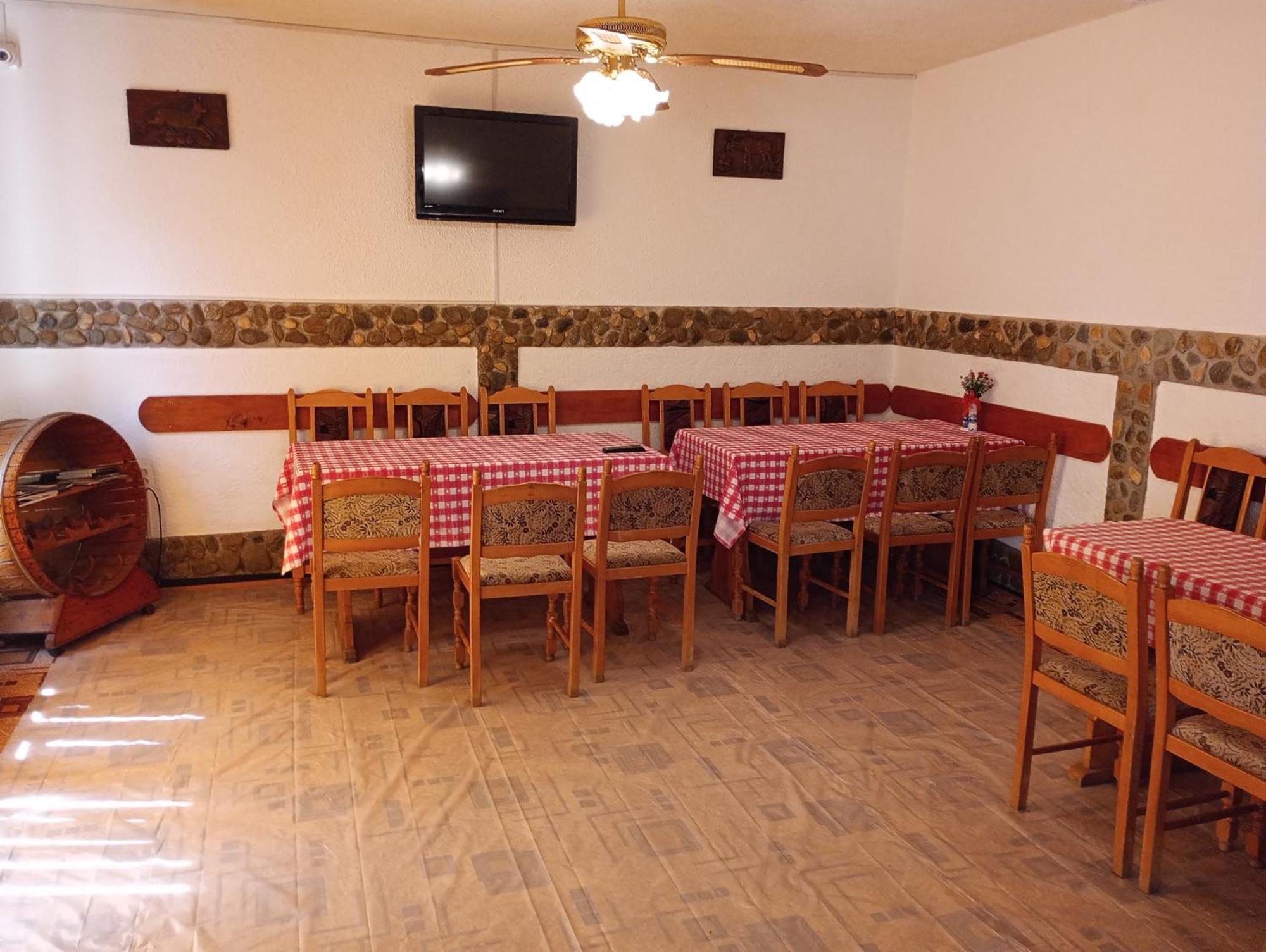 Pensiunea Irina 1 Si 2 Zărneşti Exteriér fotografie