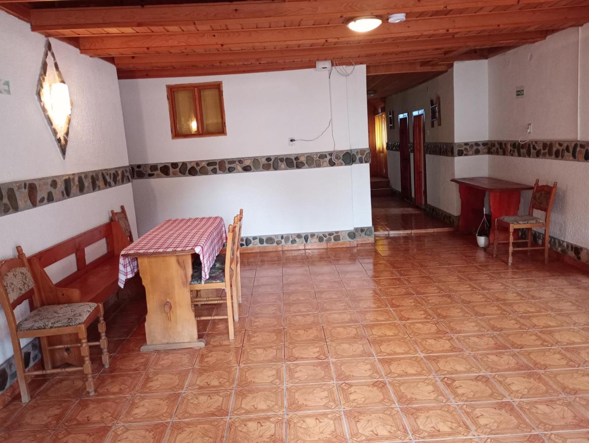 Pensiunea Irina 1 Si 2 Zărneşti Exteriér fotografie